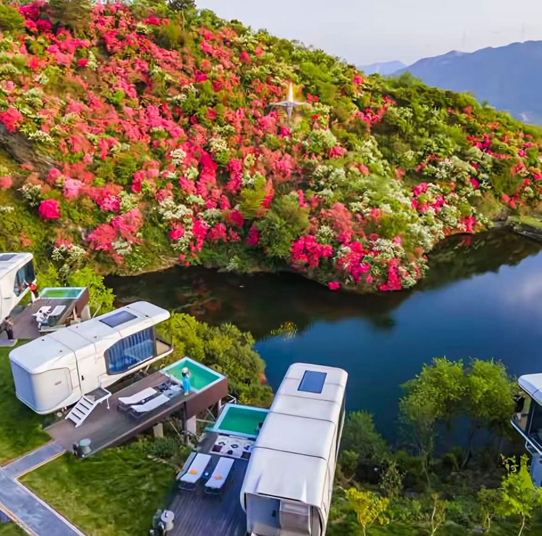 Vacation rental capsules by flower lake
