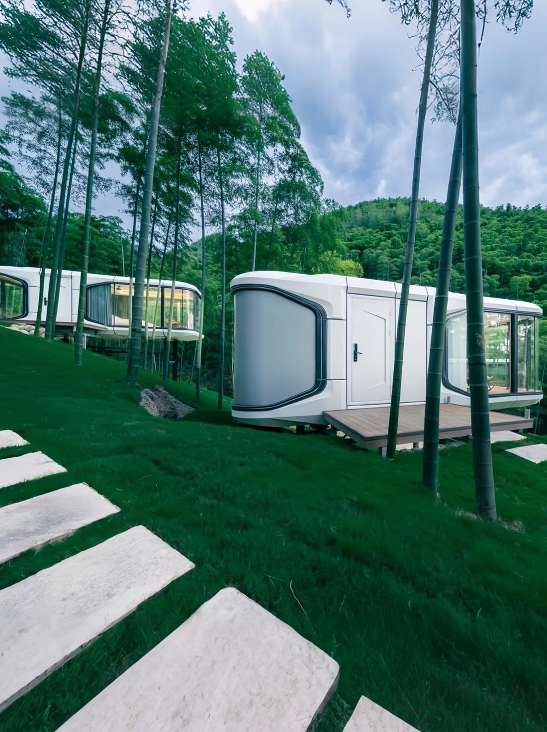 Capsule with porch in private garden